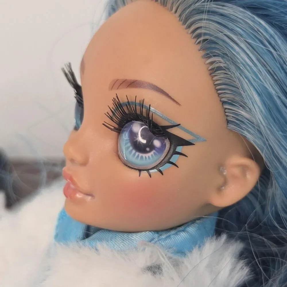 Rainbow High Skyler Blue Doll Blue Hair Pajamas Robe Slippers Faux Fur Coat